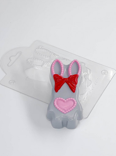 Зайка с сердцем и бантом форма пластиковая — ANYMOLDS ПРОИЗВОДСТВО ПЛАСТИКОВЫХ ФОРМ ДЛЯ МЫЛА, ШОКОЛАДА, ГИПСА