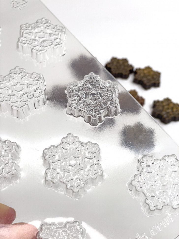 Снежинки зимняя сказка мини форма пластиковая для шоколада фото 1 — ANYMOLDS ПРОИЗВОДСТВО ПЛАСТИКОВЫХ ФОРМ ДЛЯ МЫЛА, ШОКОЛАДА, ГИПСА