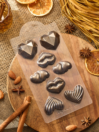 Ассорти сердечки и губки форма пластиковая для шоколада — ANYMOLDS ПРОИЗВОДСТВО ПЛАСТИКОВЫХ ФОРМ ДЛЯ МЫЛА, ШОКОЛАДА, ГИПСА