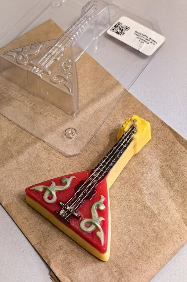 Балалайка форма пластиковая для шоколада и мыла фото 1 &mdash; ANYMOLDS ПРОИЗВОДСТВО ПЛАСТИКОВЫХ ФОРМ ДЛЯ МЫЛА, ШОКОЛАДА, ГИПСА