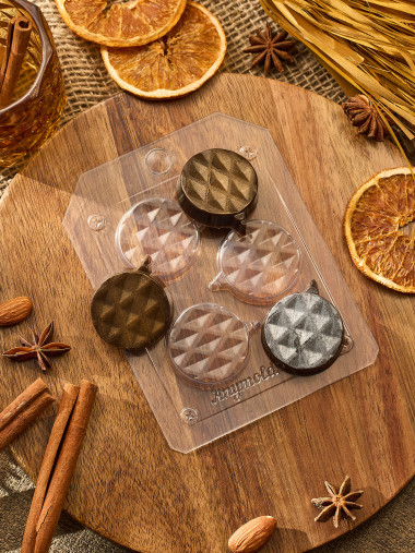 Шары плоские ромбик мини форма пластиковая для шокоалада и мыла — ANYMOLDS ПРОИЗВОДСТВО ПЛАСТИКОВЫХ ФОРМ ДЛЯ МЫЛА, ШОКОЛАДА, ГИПСА