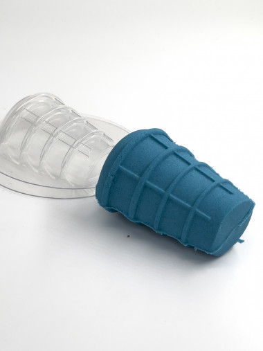 Мороженое в стаканчике комплект (2 шт) для бомбочек из пластика — ANYMOLDS ПРОИЗВОДСТВО ПЛАСТИКОВЫХ ФОРМ ДЛЯ МЫЛА, ШОКОЛАДА, ГИПСА